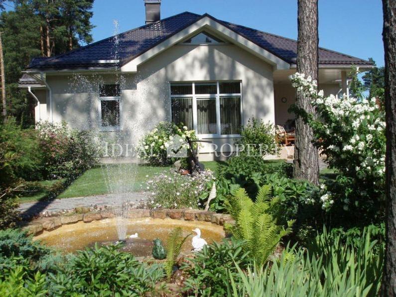 Piedāvājam iegādātiesu privātmāju Bukultos