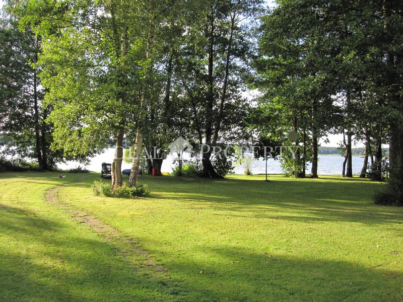 Pārdod māju  Baltezera krastā. 