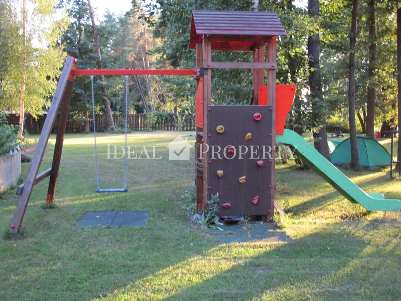 Pārdod māju  Baltezera krastā. 