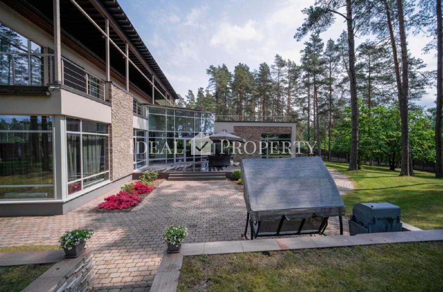 An exclusive house for rent and sale with design decoration near the Baltezers lake.