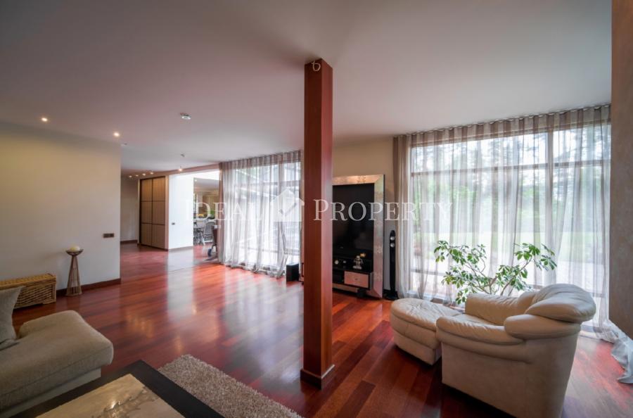 An exclusive house for rent and sale with design decoration near the Baltezers lake.