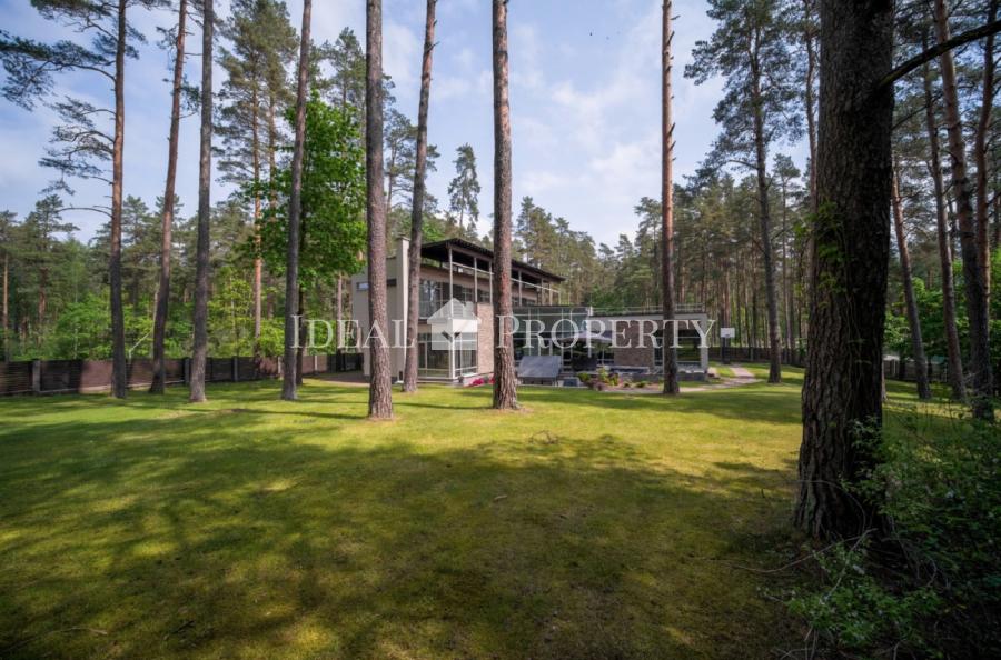 An exclusive house for rent and sale with design decoration near the Baltezers lake.