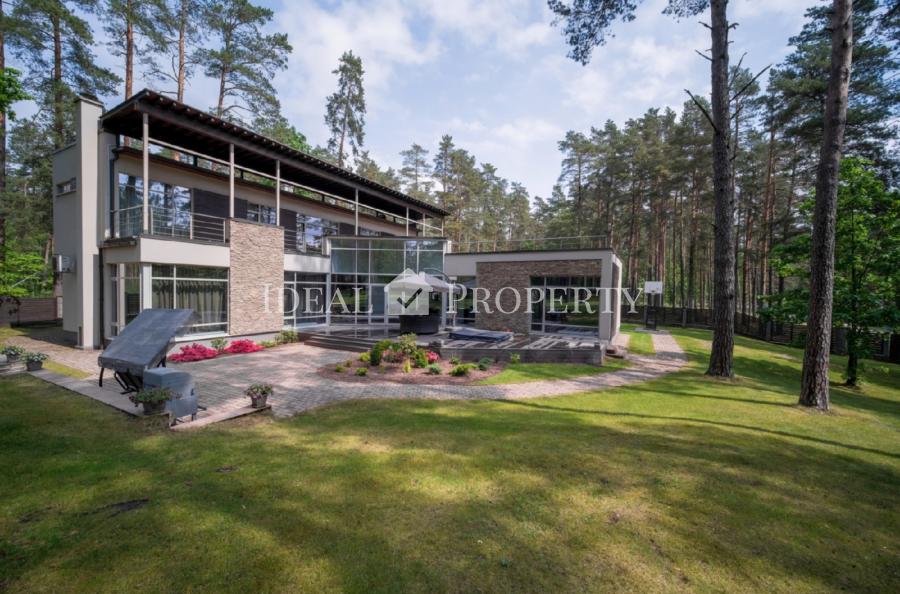 An exclusive house for rent and sale with design decoration near the Baltezers lake.