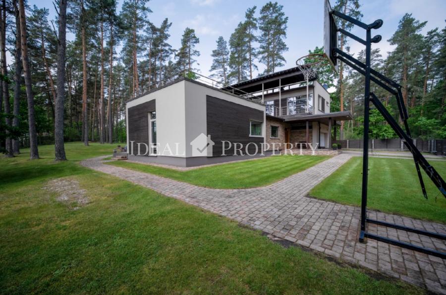 An exclusive house for rent and sale with design decoration near the Baltezers lake.