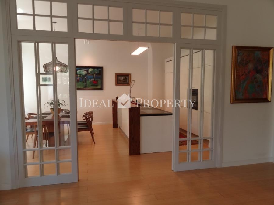 For sale an exclusive apartment in the embassy district at Ausekla street