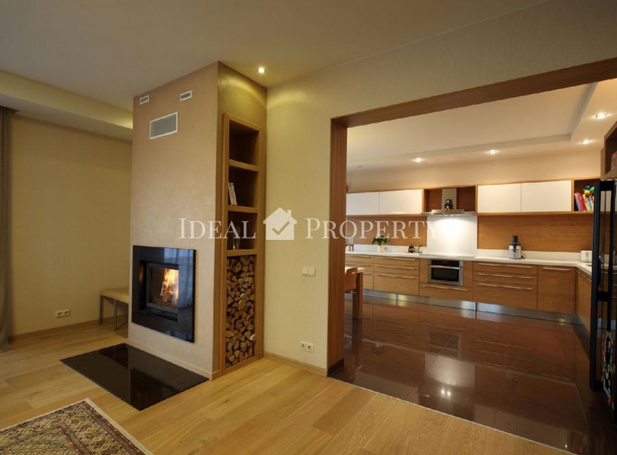 В продаже новый, семейный дом. 