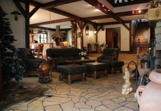 Īpašums atrodas uz Beberbeķu ezera ..