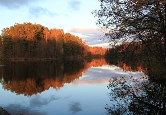Īpašums atrodas uz Beberbeķu ezera ..