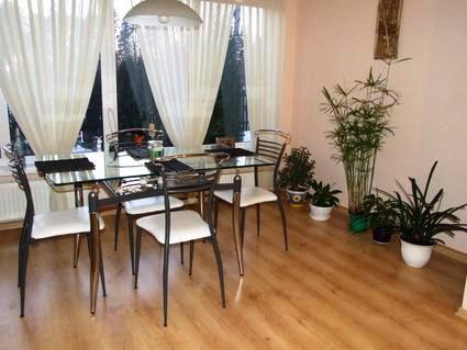 Tiek izīrēts māja uz vasaras sezonu Jurmalā Tiek izīrēts māja uz vasaras sezonu Jurmalā