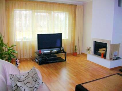 Tiek izīrēts māja uz vasaras sezonu Jurmalā Tiek izīrēts māja uz vasaras sezonu Jurmalā