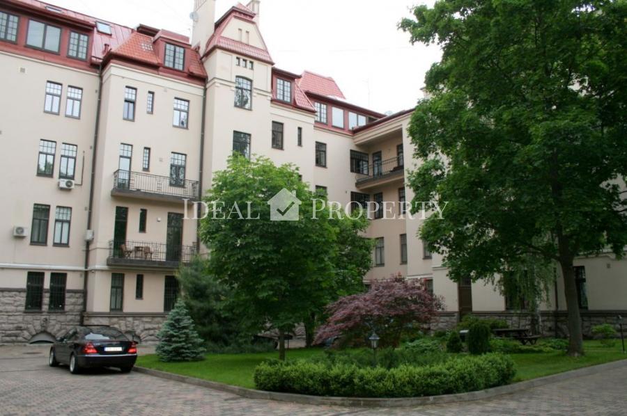 For sale a spacious apartment with exclusive loft style design in the prestigious centre of Riga!