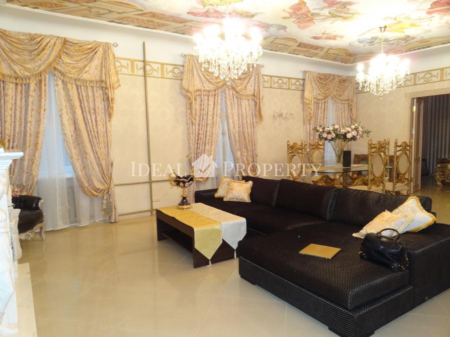 Offer for sale a two-bedroom apartment in the city center at Dzirnavu street.