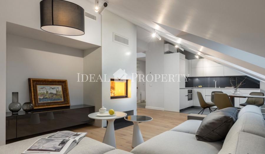 We offer to purchase a spacious and sophisticated 3 rooms apartment at Elizabetes street.