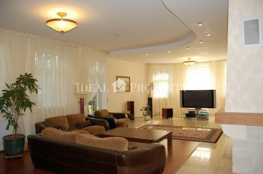 Private house for sale in a classic style in Asari