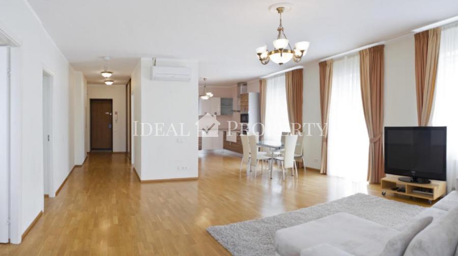 3rooms apartment on Antonijas Street.