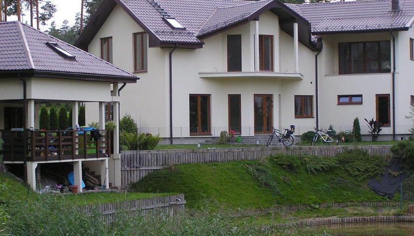 Privātmāju ciematā Sunīši tiek pārdota