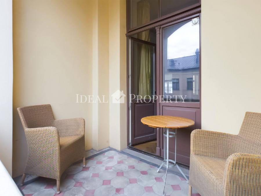 Is offered for sale 2 bedroom apartment in new complex Valdemāra Rezidence.