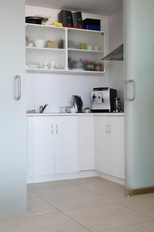 Предлагаем на продажу kвартирy  удобную для жилья, также можно использовать как офис.