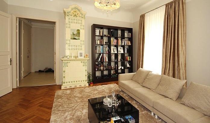 For sale and for rent 4-room apartment in Art Nouveau building n the center of Riga. 