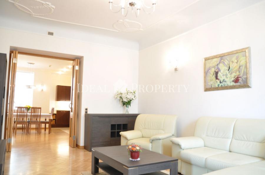 We offer oportunity to buy 4 room apartment at Vilandes str.