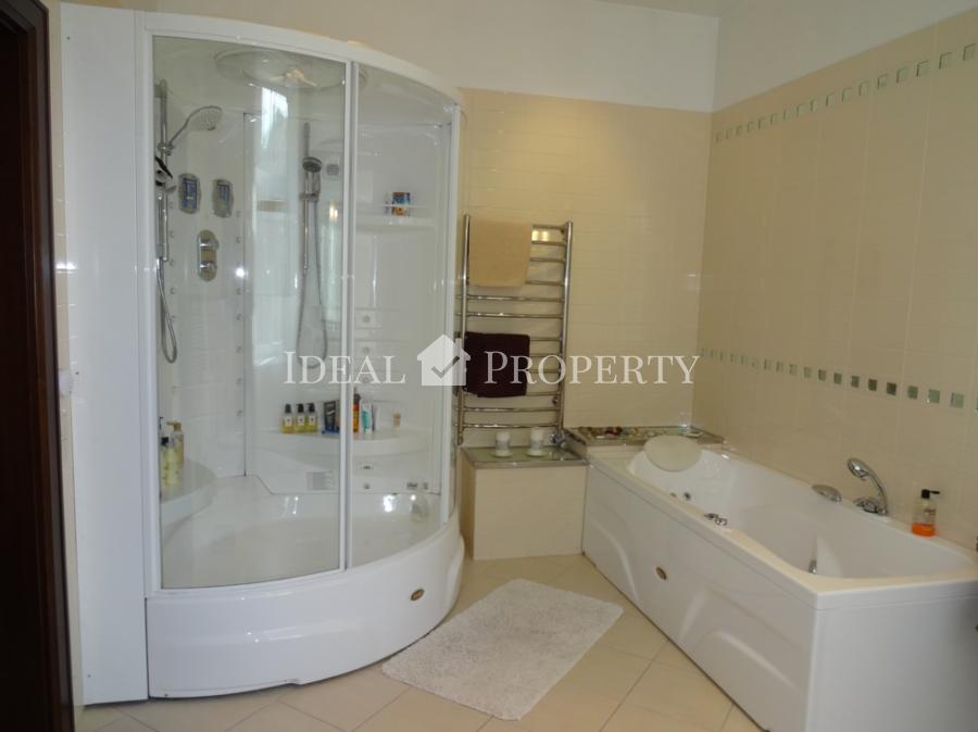 We offer a 5-bedroom beautiful apartment in embassy area