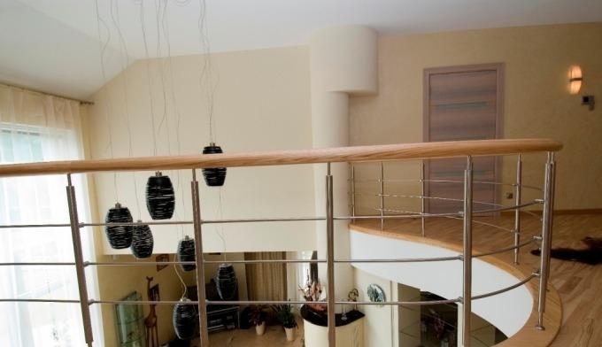 We offer to purchase a large and well-maintained house in Majori