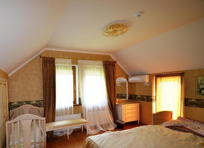 We offer to purchase a large and well-maintained house in Jurmala