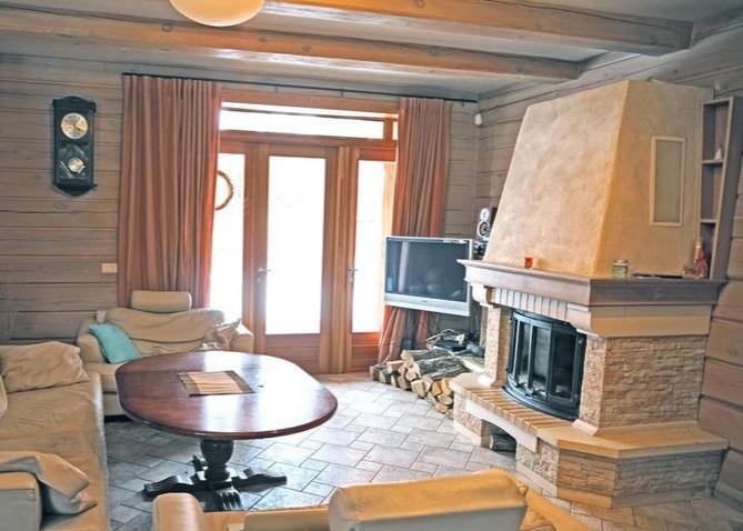 Pārdod guļbaļķu privātmāju Jūrmalā, Dzintaros Pārdod guļbaļķu privātmāju Jūrmalā, Dzintaros