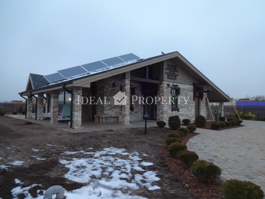 Pārdod jaunu kompakto māju Mārupē