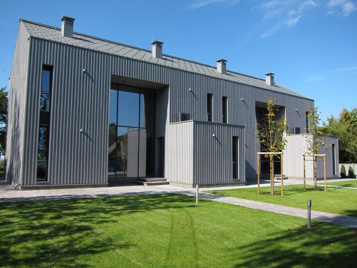 Māja ar skatu un piekļuvi jūrai.