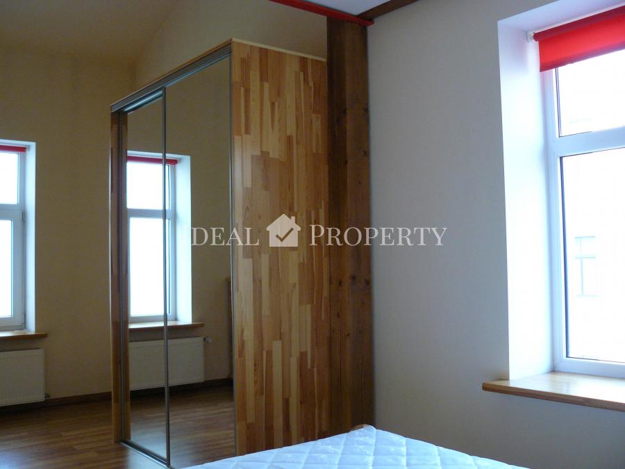 Jauks divlīmeņa mansarda tipa dzīvoklis renovētā ēkā. Jauks divlīmeņa mansarda tipa dzīvoklis renovētā ēkā.