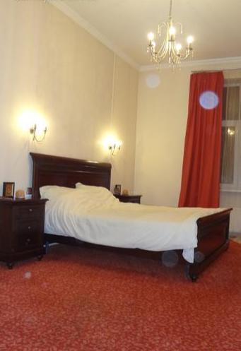 Dzīvoklis ir ļoti mājīgs un gaišs,  ar 2 guļamistabām