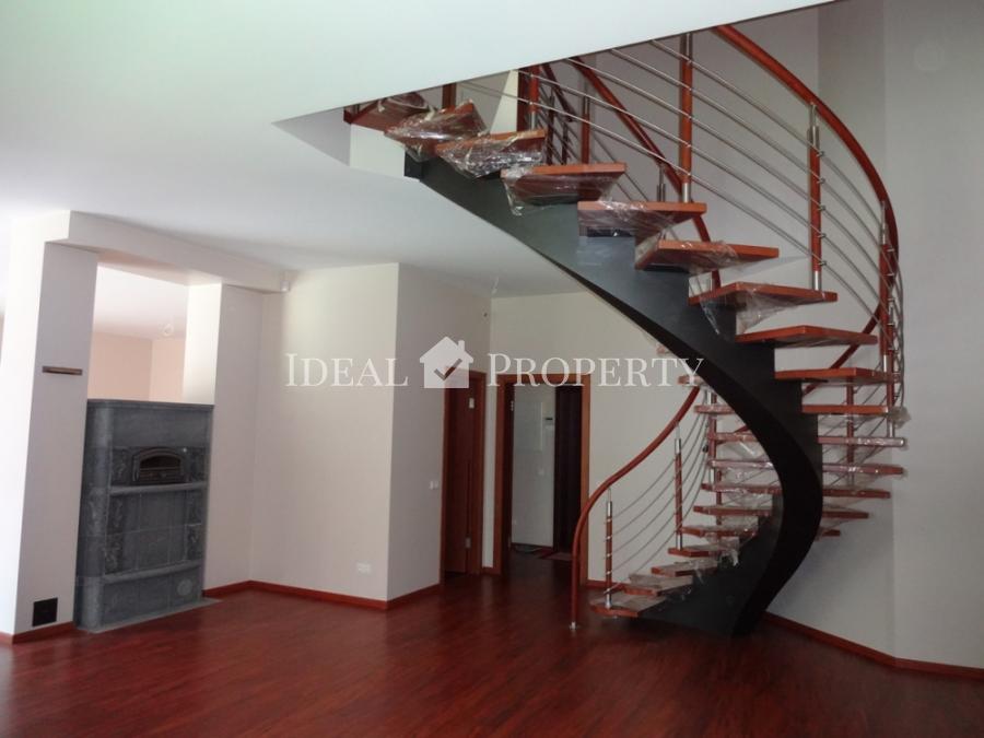 Jauna māja piejūras rajona Buļļi