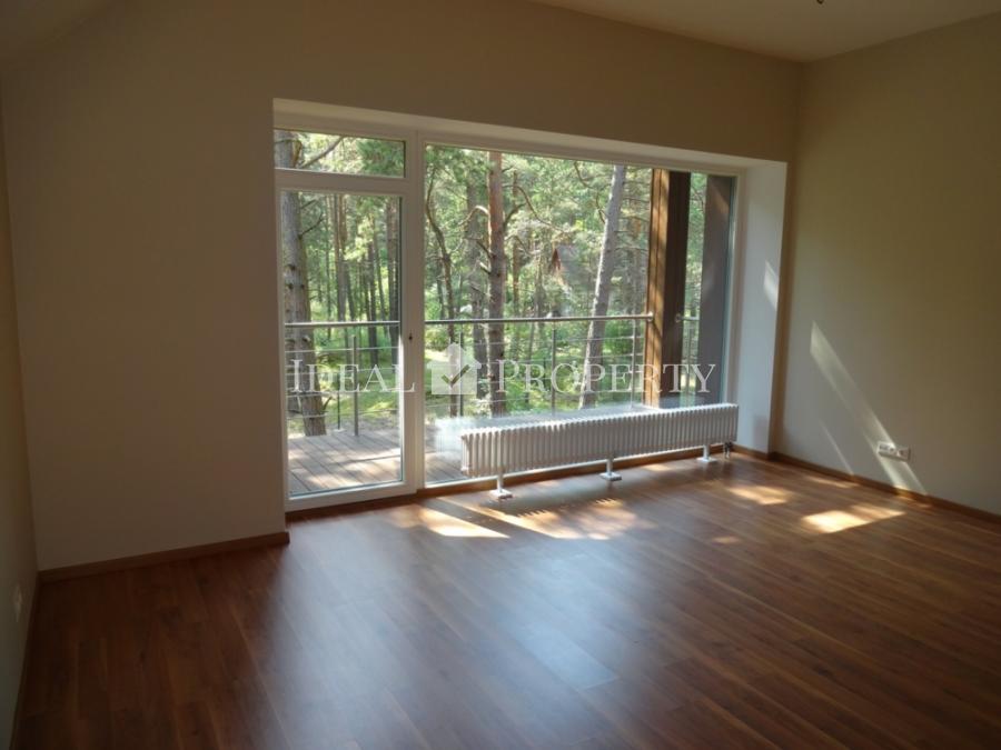 Jauna māja piejūras rajona Buļļi