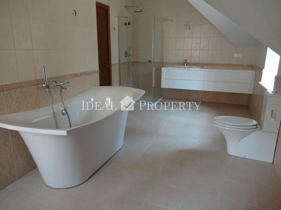 Jauna māja piejūras rajona Buļļi