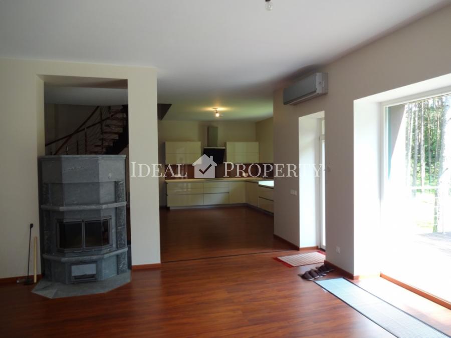 Jauna māja piejūras rajona Buļļi