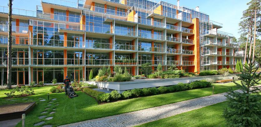 Pārdod dzīvokli Jūrmalā, Dzintaru prospektā, jaunā projektā „Jūrmalas vilnis„