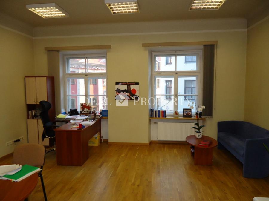 For sale office and appartment building in Old Riga