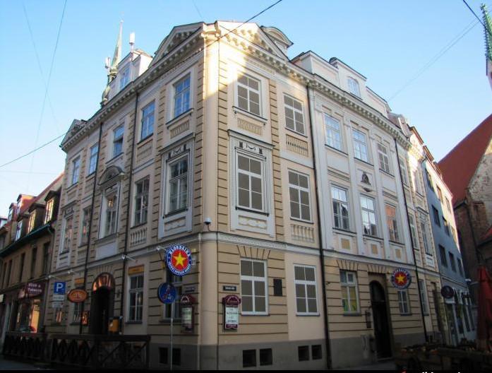 For sale office and appartment building in Old Riga