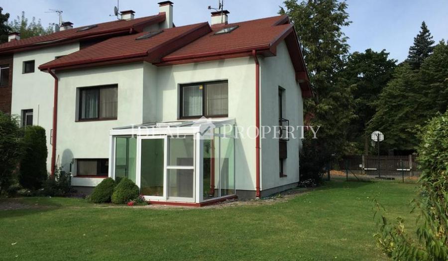 For rent section row house in a prestigious location Mezhapark