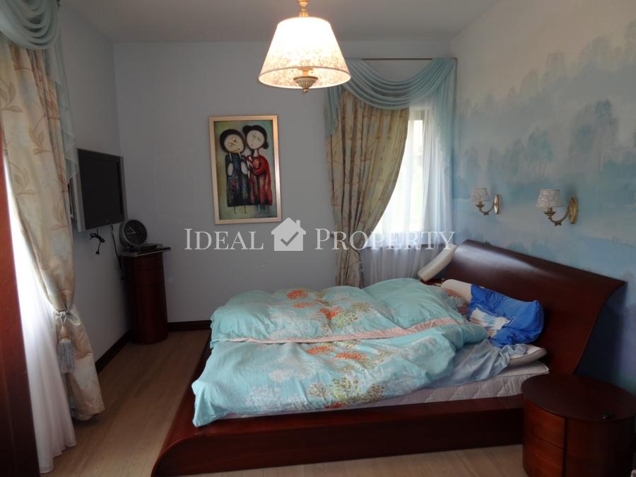 Māja tiek pārdota ar visām mēbelēm