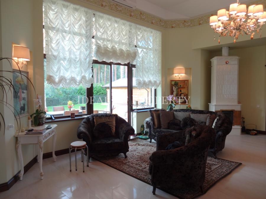 Māja tiek pārdota ar visām mēbelēm