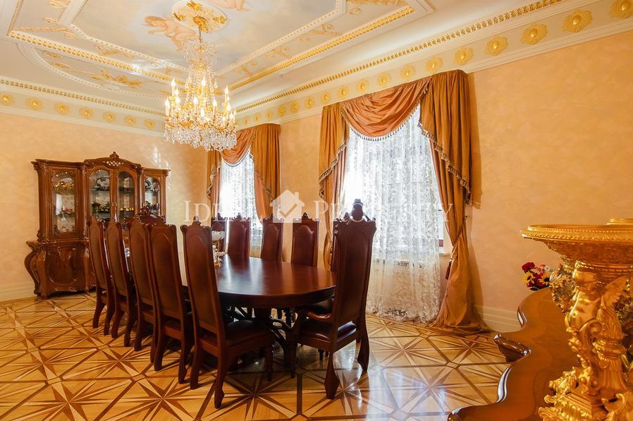 A luxurious three-storey villa with well-kept and picturesque surroundings. A luxurious three-storey villa with well-kept and picturesque surroundings.