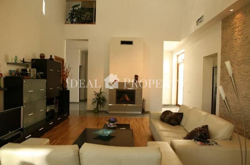 Предлагаем приобрести замечательный частный дом.