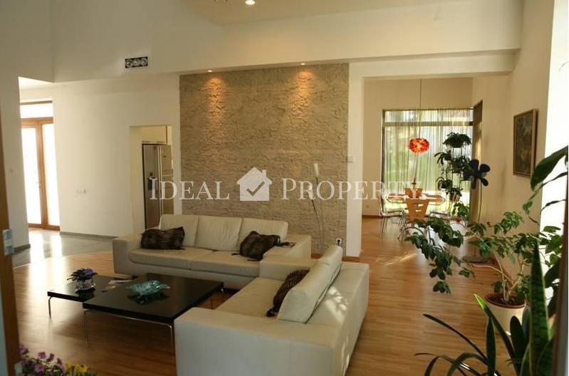 Предлагаем приобрести замечательный частный дом.