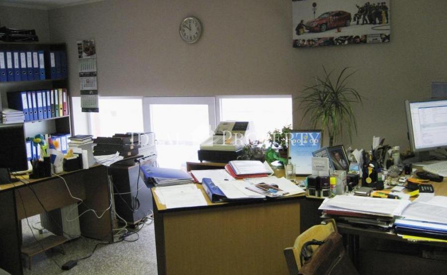 Продается участок земли со строениями в Риге