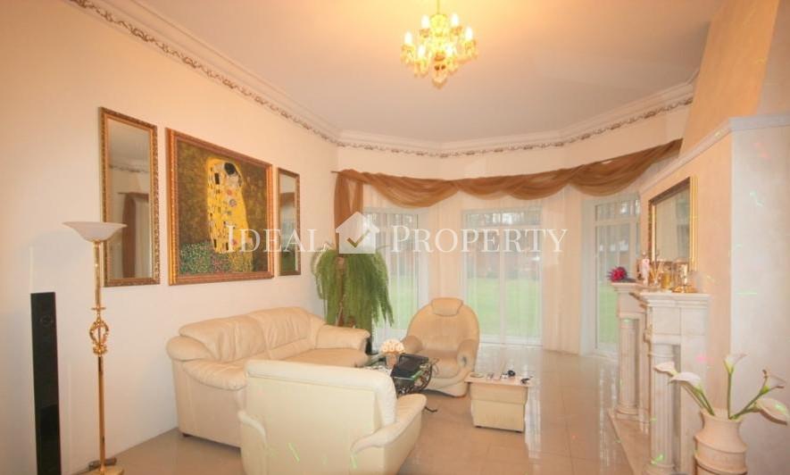 Mēs piedāvājam pārdošanai ekskluzīvu māju klusā, saulainā vietā