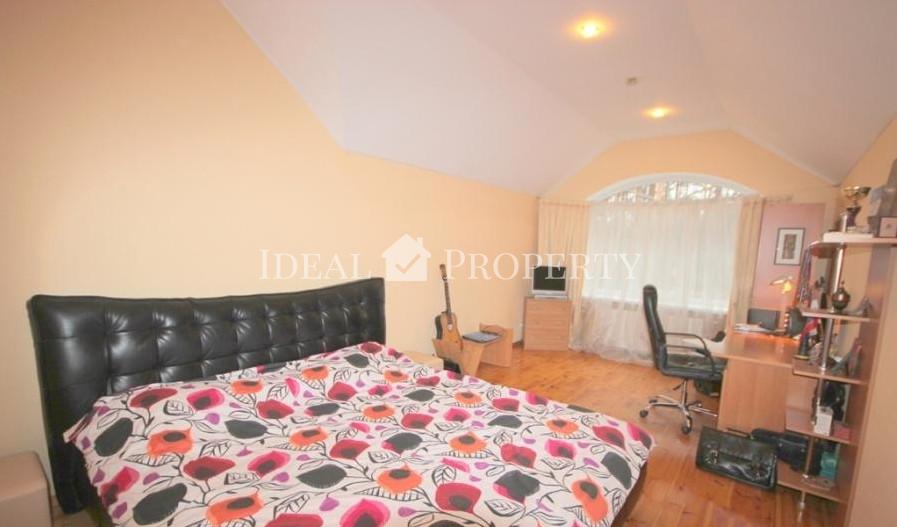 Mēs piedāvājam pārdošanai ekskluzīvu māju klusā, saulainā vietā