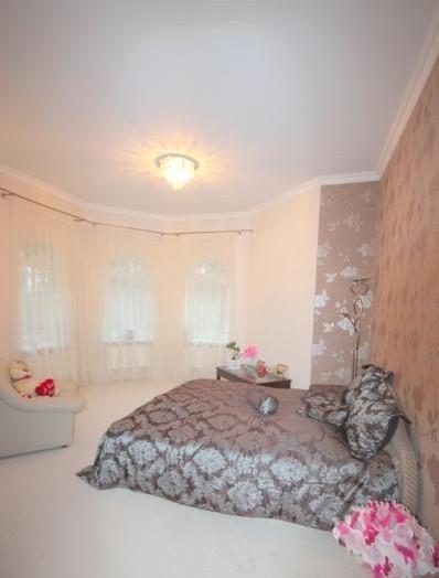 Mēs piedāvājam pārdošanai ekskluzīvu māju klusā, saulainā vietā