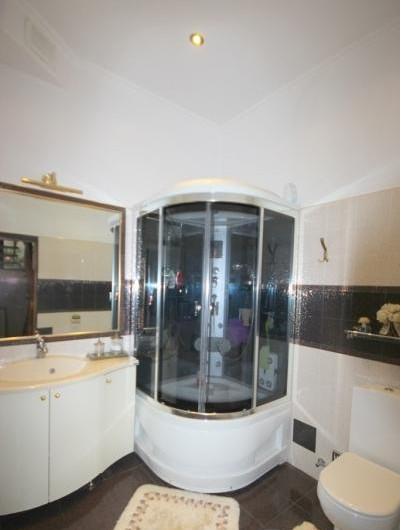 Mēs piedāvājam pārdošanai ekskluzīvu māju klusā, saulainā vietā